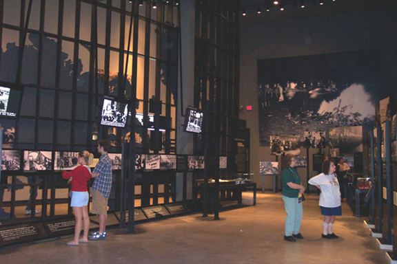 Holocaust Museum Houston: An Experience of Multiple Visualities